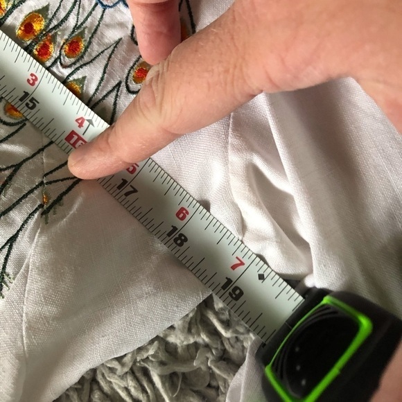 Linen Blend Long sleeve peacock embroidered top in size M - Picture 7 of 7